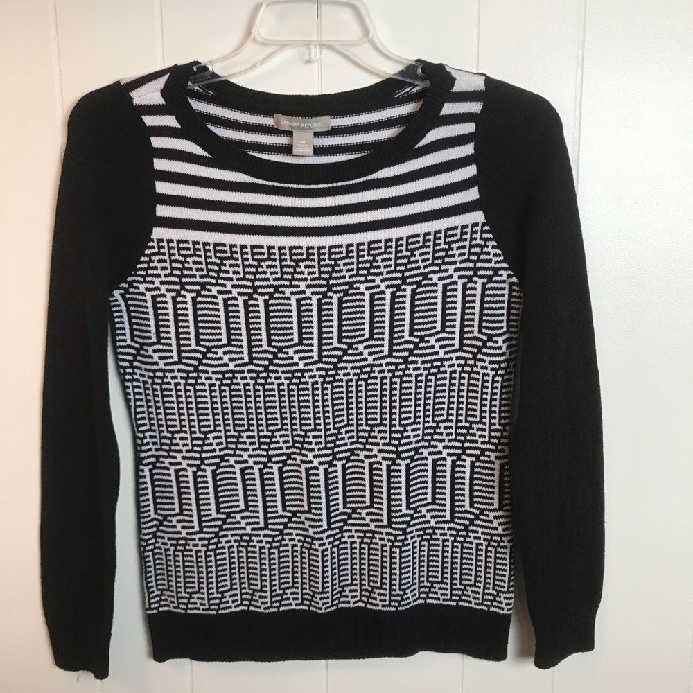 BANANA REPUBLIC PATTERNED LONG SLEEVE B&W SWEATER